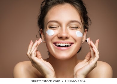 https://image.shutterstock.com/image-photo/laughing-girl-applying-moisturizing-cream-260nw-1006653784.jpg